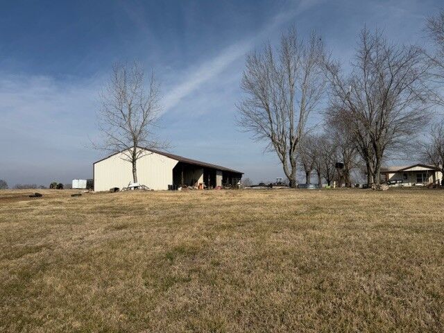 Property Photo:  10820 Bugtussle Rd  KY 42133 