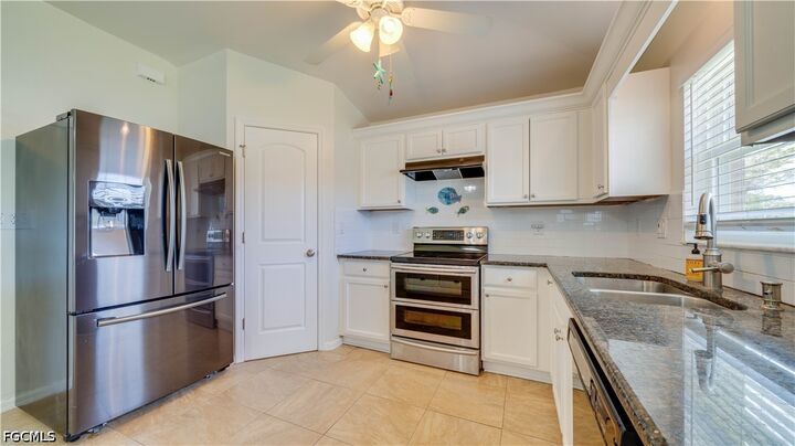 Property Photo:  1618 SW 19th Avenue  FL 33991 