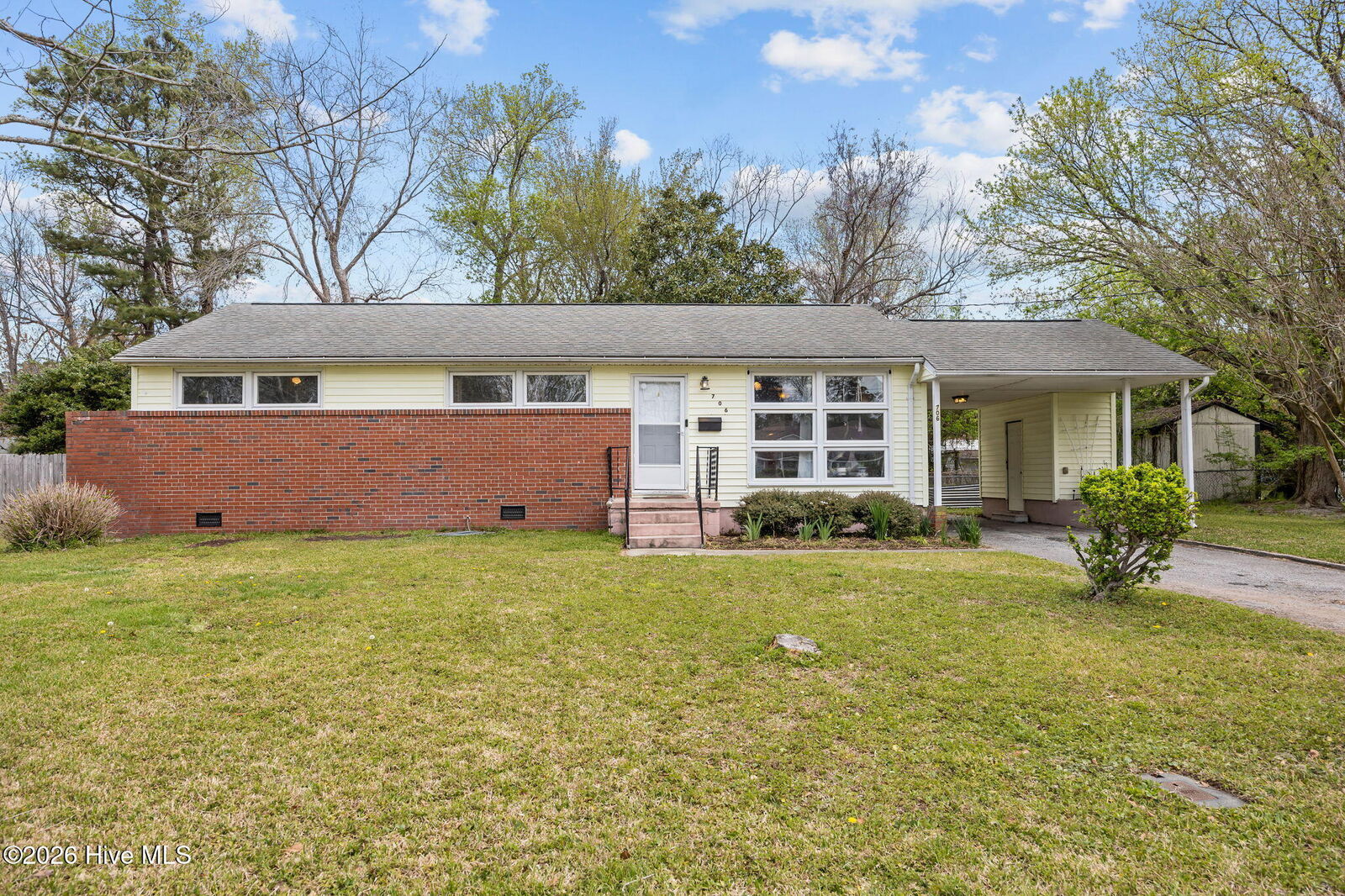 Property Photo: 706 Vernon Drive NC 28540