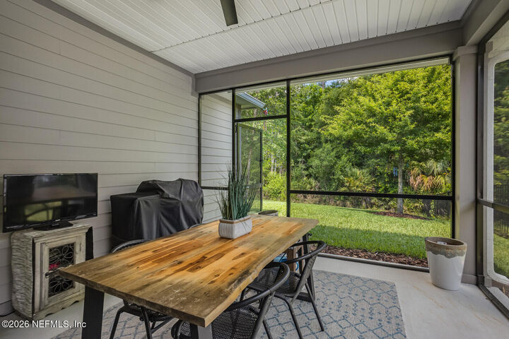 Property Photo: 425 Union Hill Drive FL 32081