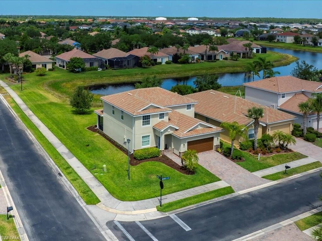 Property Photo:  2478 Heydon Cir E  FL 34120 