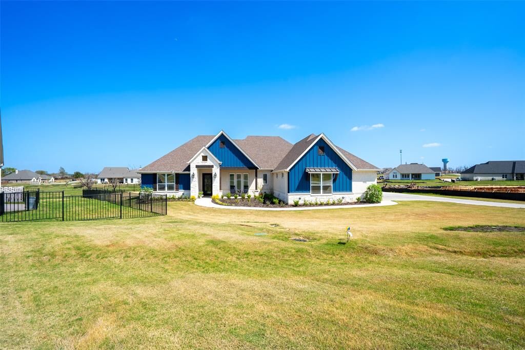 Property Photo:  2521 Birchwood Drive  TX 76049 