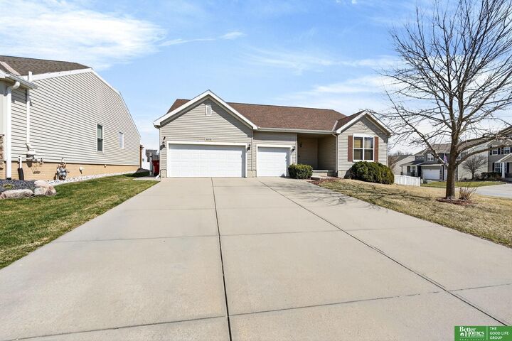 Property Photo: 16026 Cary Street NE 68136