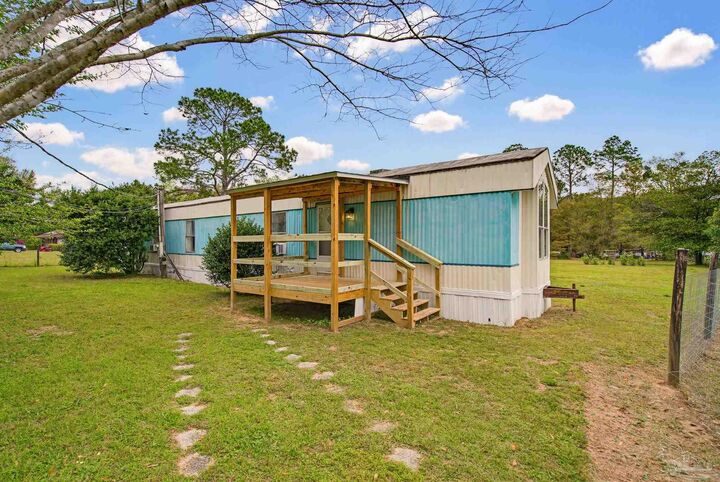 Property Photo: 7216 Helms Rd FL 32526