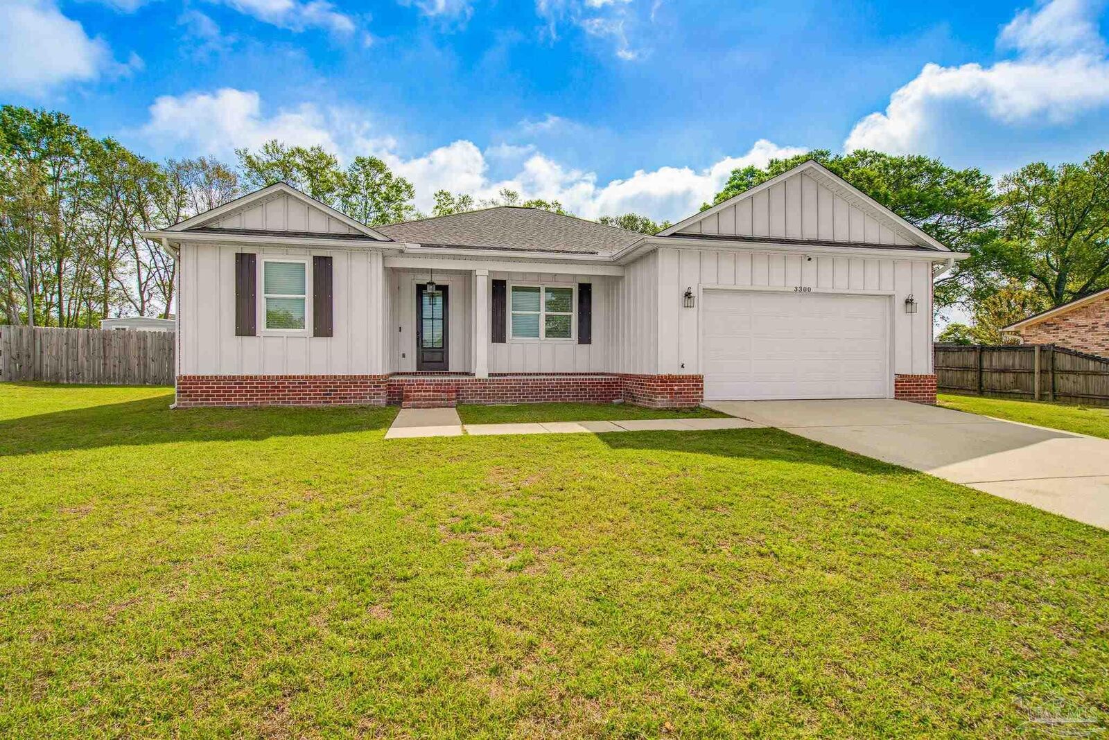 Property Photo:  3300 Eagle St  FL 32533 