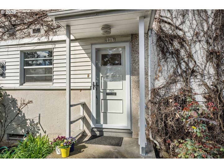 Property Photo: 6917 NE Broadway OR 97213