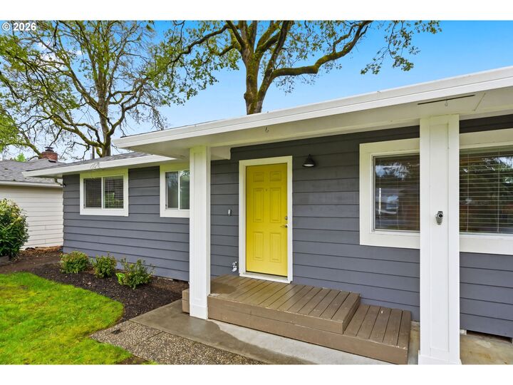 Property Photo:  3920 NE Pacific Way  WA 98662 