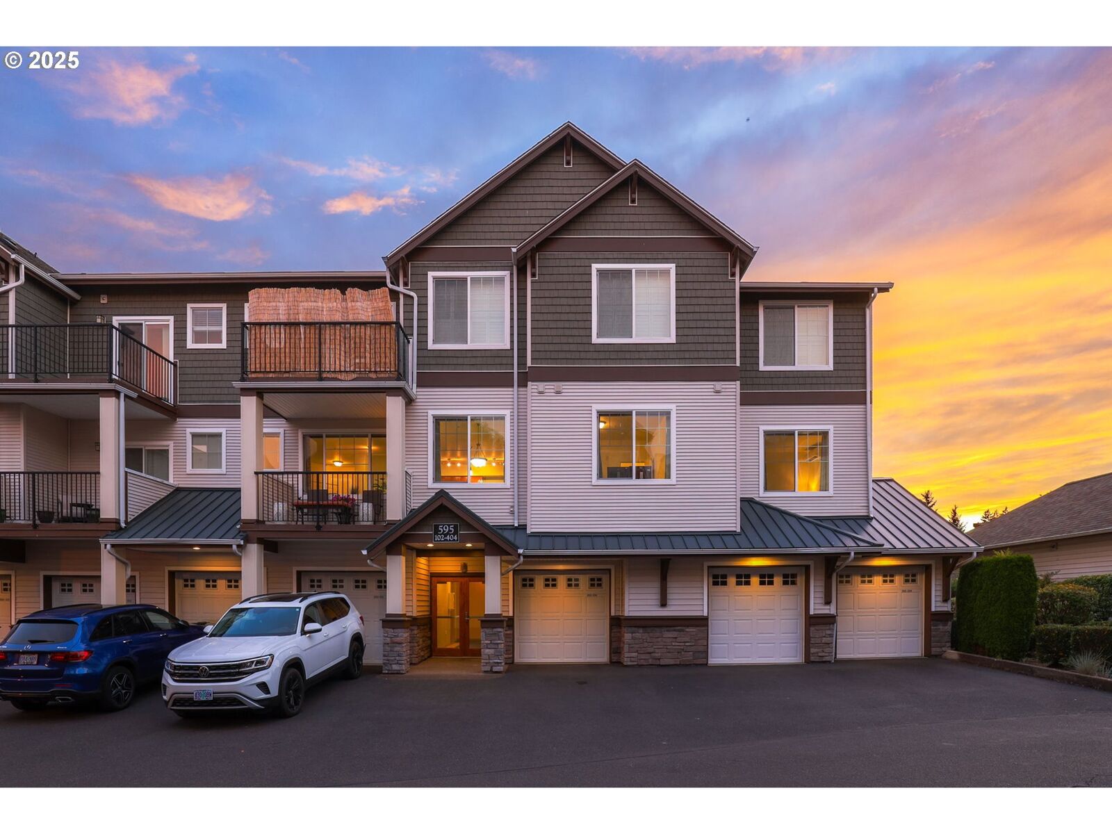 Property Photo:  595 NW Lost Springs Ter 303  OR 97229 