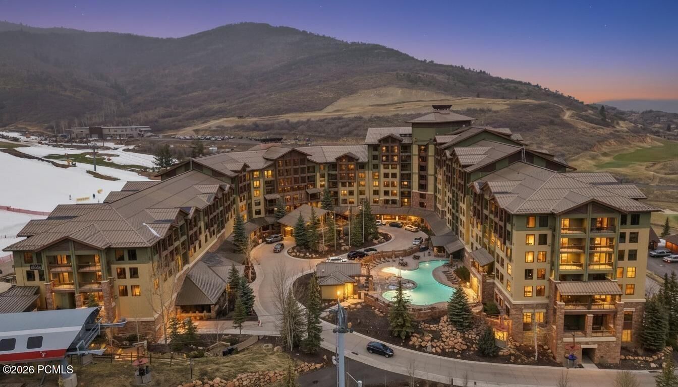 Property Photo:  3855 Grand Summit Drive 205  UT 84098 