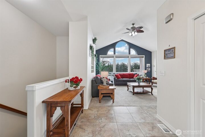 Property Photo: 14 Zermatt Court WA 98282