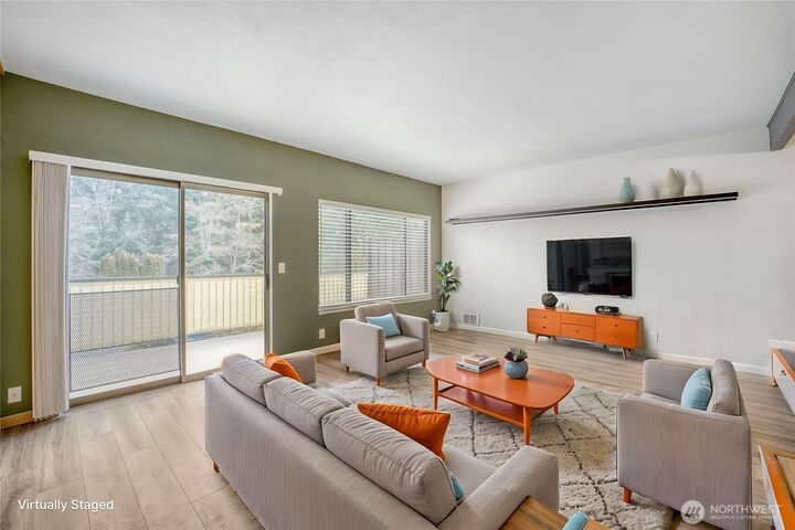 Property Photo:  1723 NE 179th Street 3  WA 98155 