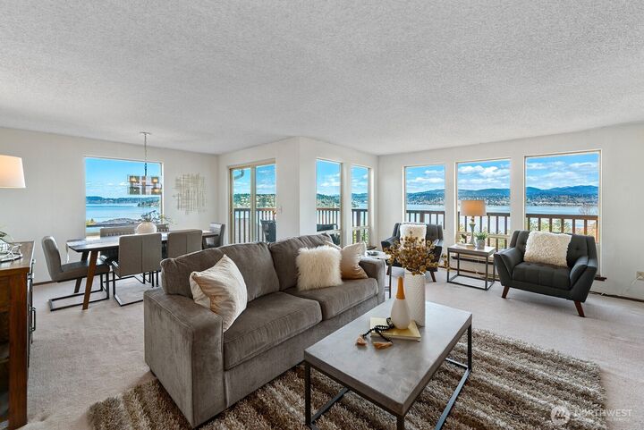 Property Photo: 9928 64th Avenue S WA 98118