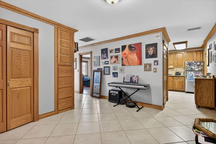 Property Photo:  9 NE 19th Court 214C  FL 33305 