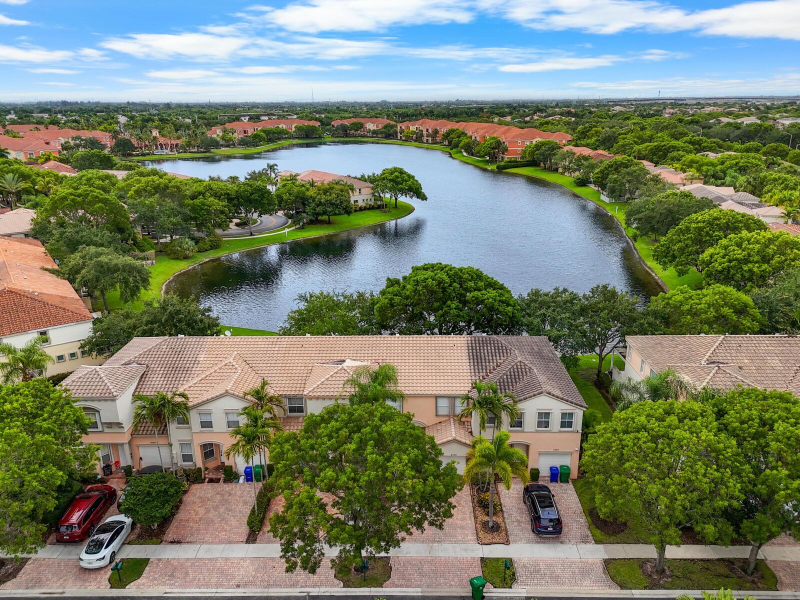 Property Photo:  4735 SW 164th Avenue  FL 33027 