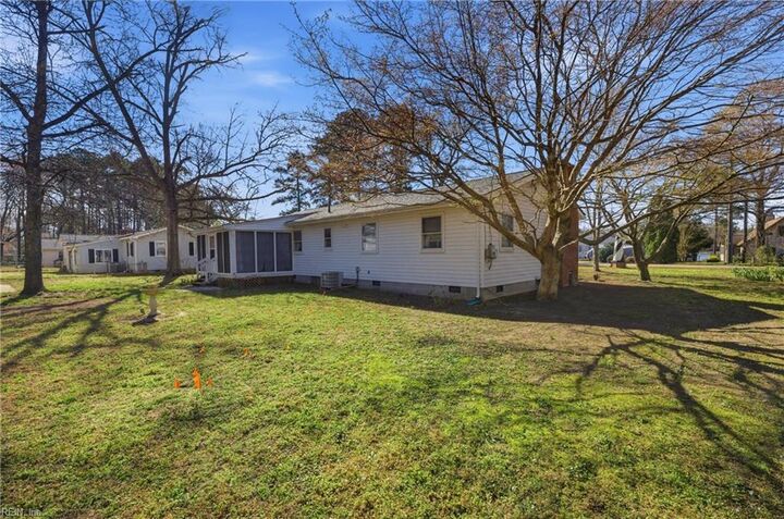 Property Photo:  621 Shore Dr  VA 23071 