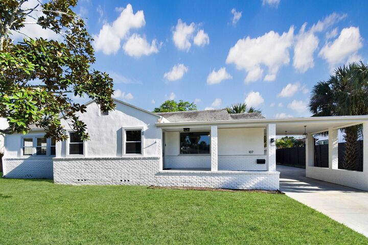 Property Photo:  107 Arpieka Ave  FL 32080 