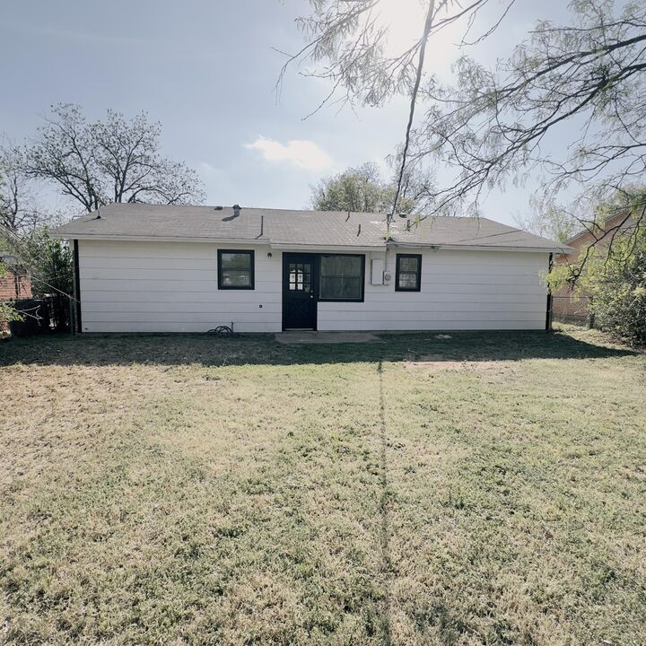 Property Photo: 1013 Woodruff Street TX 76905