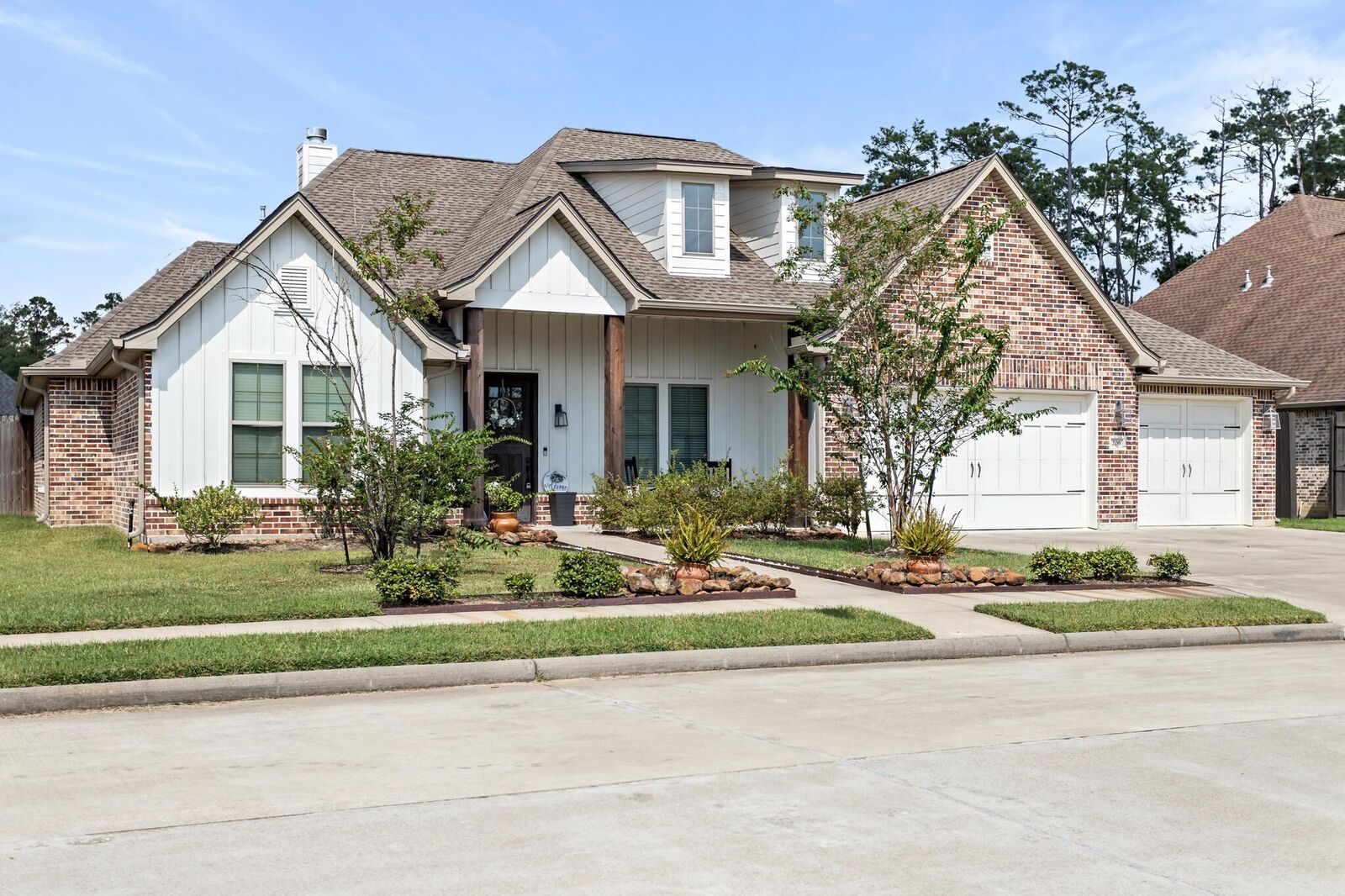 Property Photo: 206 Tara Lane TX 77657