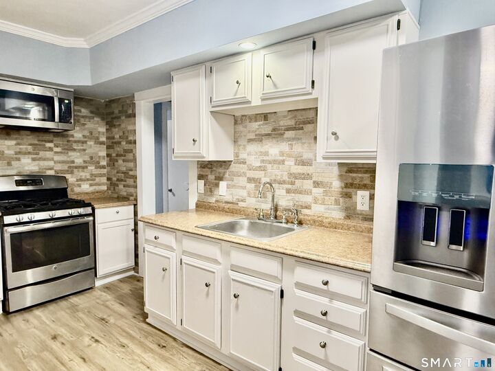 Property Photo:  85 Avery Street 1st Floor &Amp Basement  CT 06902 