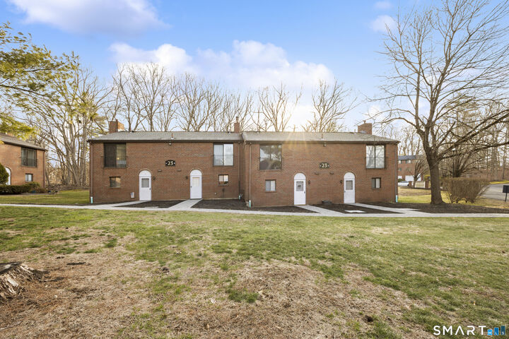 Property Photo:  500 Darling Street 23 A  CT 06489 