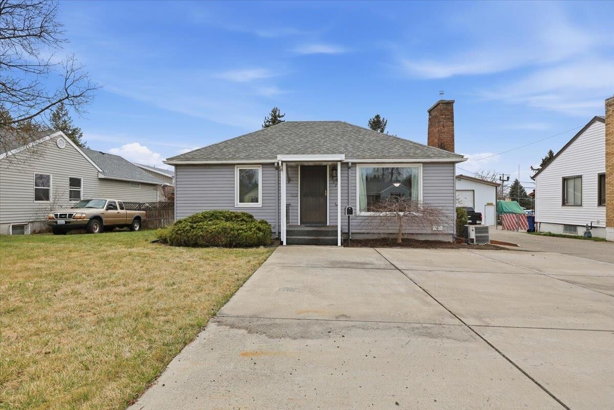 Property Photo: 2827 W Wellesley Ave WA 99205