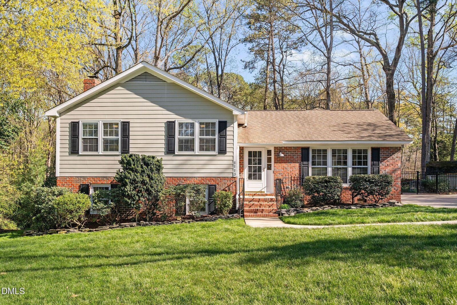Property Photo:  1113 Braemar Court  NC 27511 