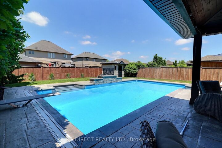 Property Photo: 3519 Loyalist Court ON N6P 0A5