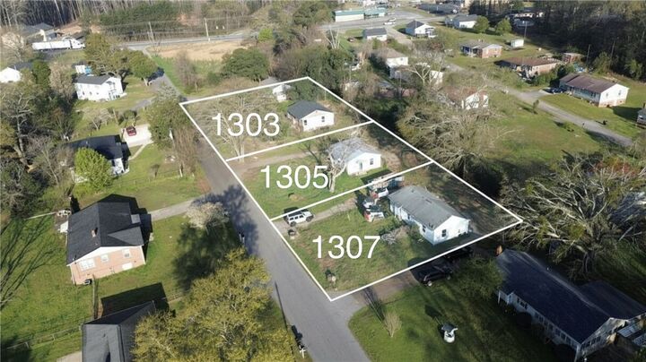 Property Photo:  1307 E Park Drive  SC 29621 