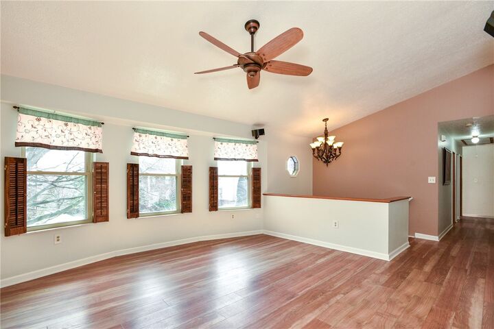 Property Photo:  547 Cresthaven Dr  PA 15239 