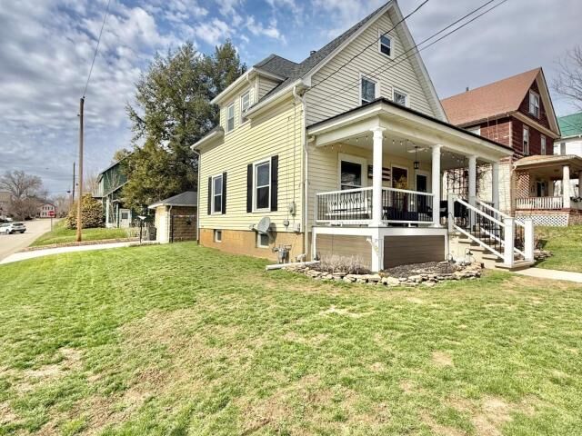 Property Photo: 201 Irvine Street North PA 16365