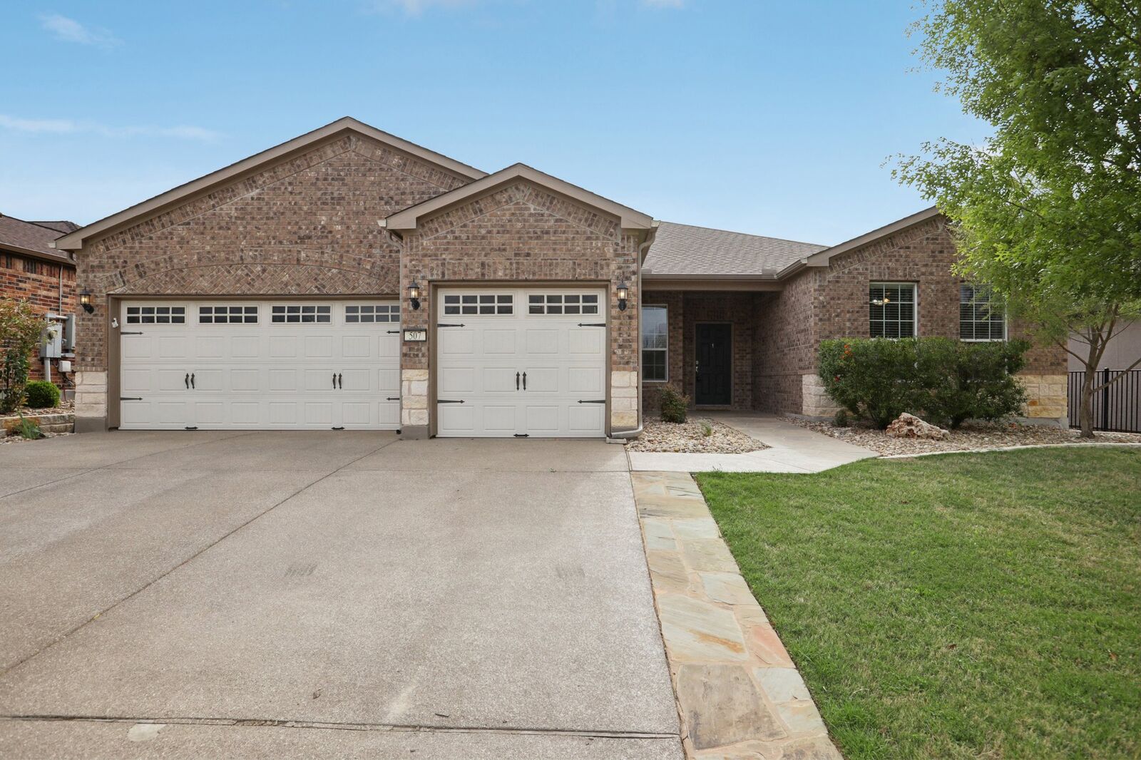 Property Photo:  507 Davis Mountain Circle  TX 78633 