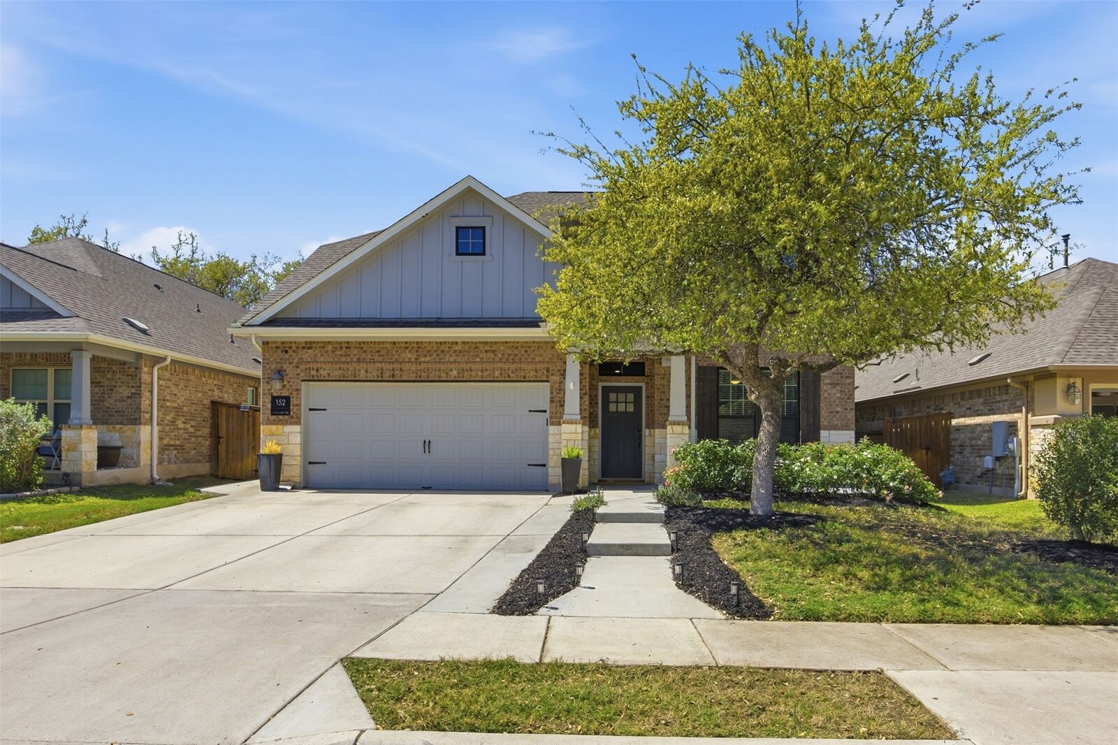 Property Photo: 152 Rosling Drive TX 78610