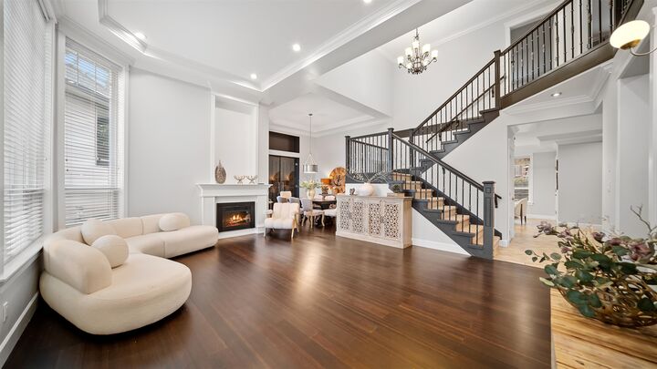 15038 70 Avenue — photo 1