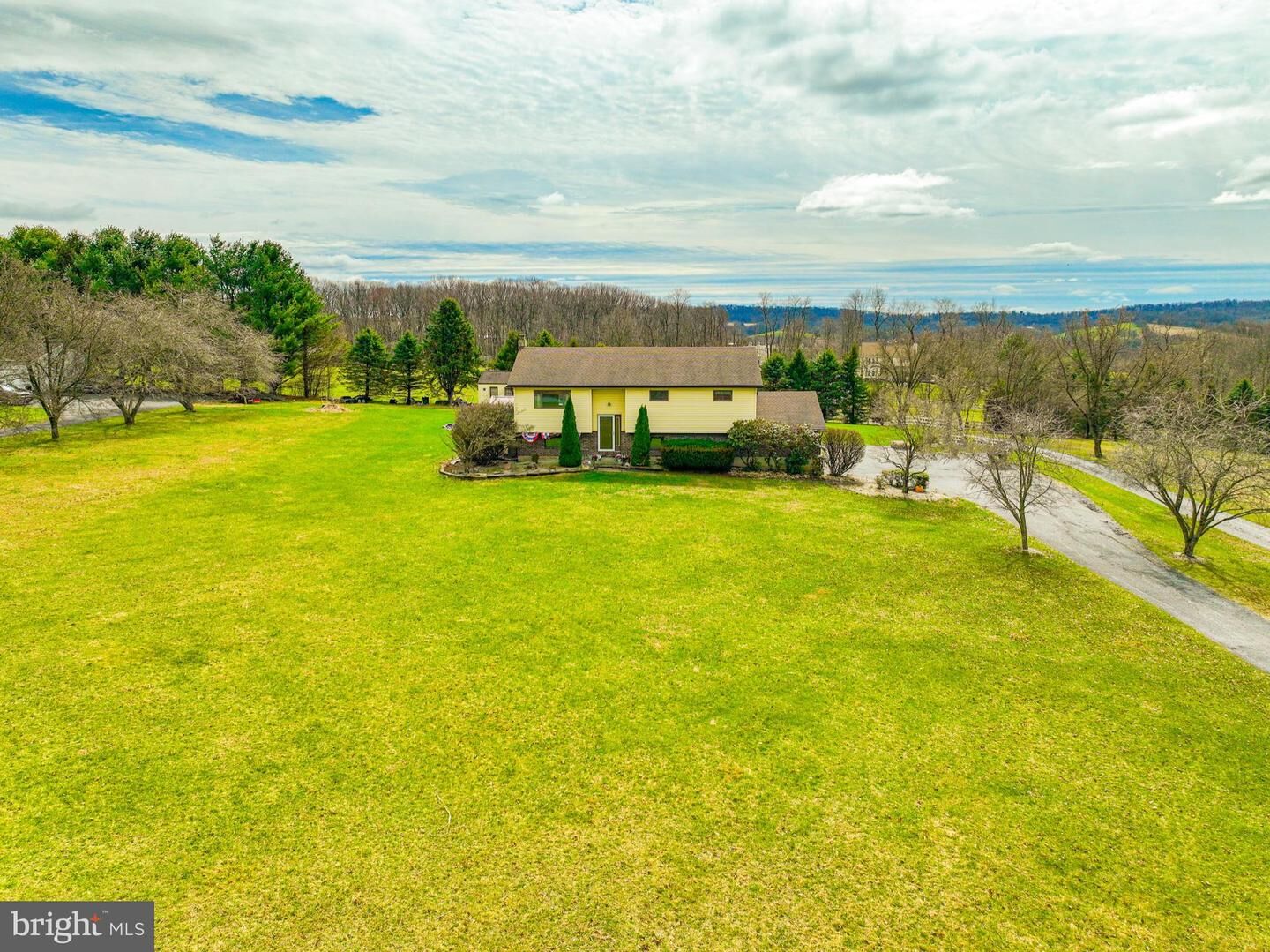 Property Photo:  7580 Kings Hwy  PA 18066 