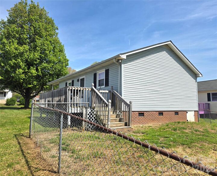 Property Photo:  220 E Alabama Avenue  NC 28016 