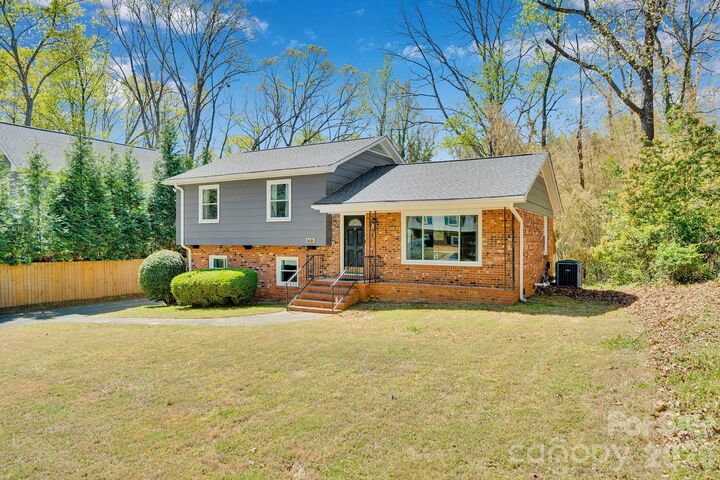 Property Photo:  6616 Highbrook Drive  NC 28212 