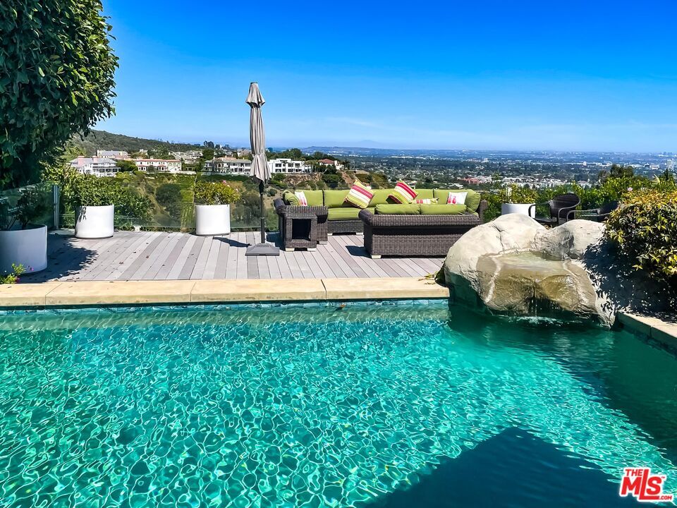 Property Photo: 1170 Tellem Dr CA 90272