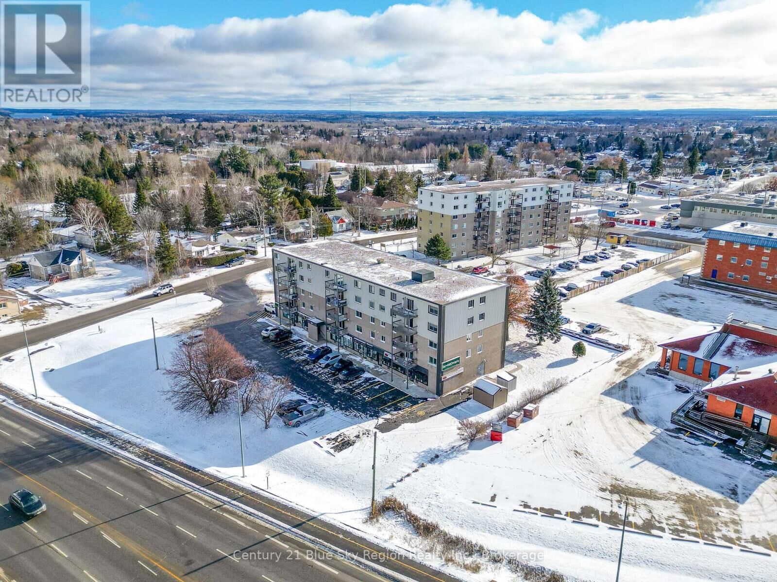 Property Photo:  955 Stockdale Road 502  ON P1B 9G3 