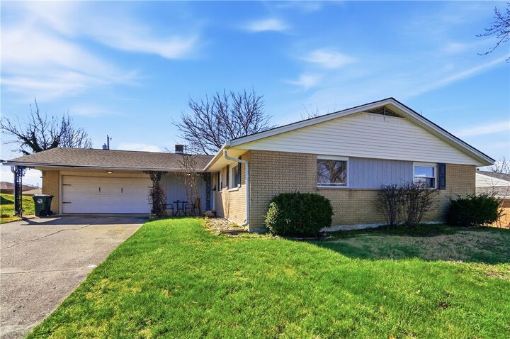 Property Photo:  4400 Knollcroft Road  OH 45426 