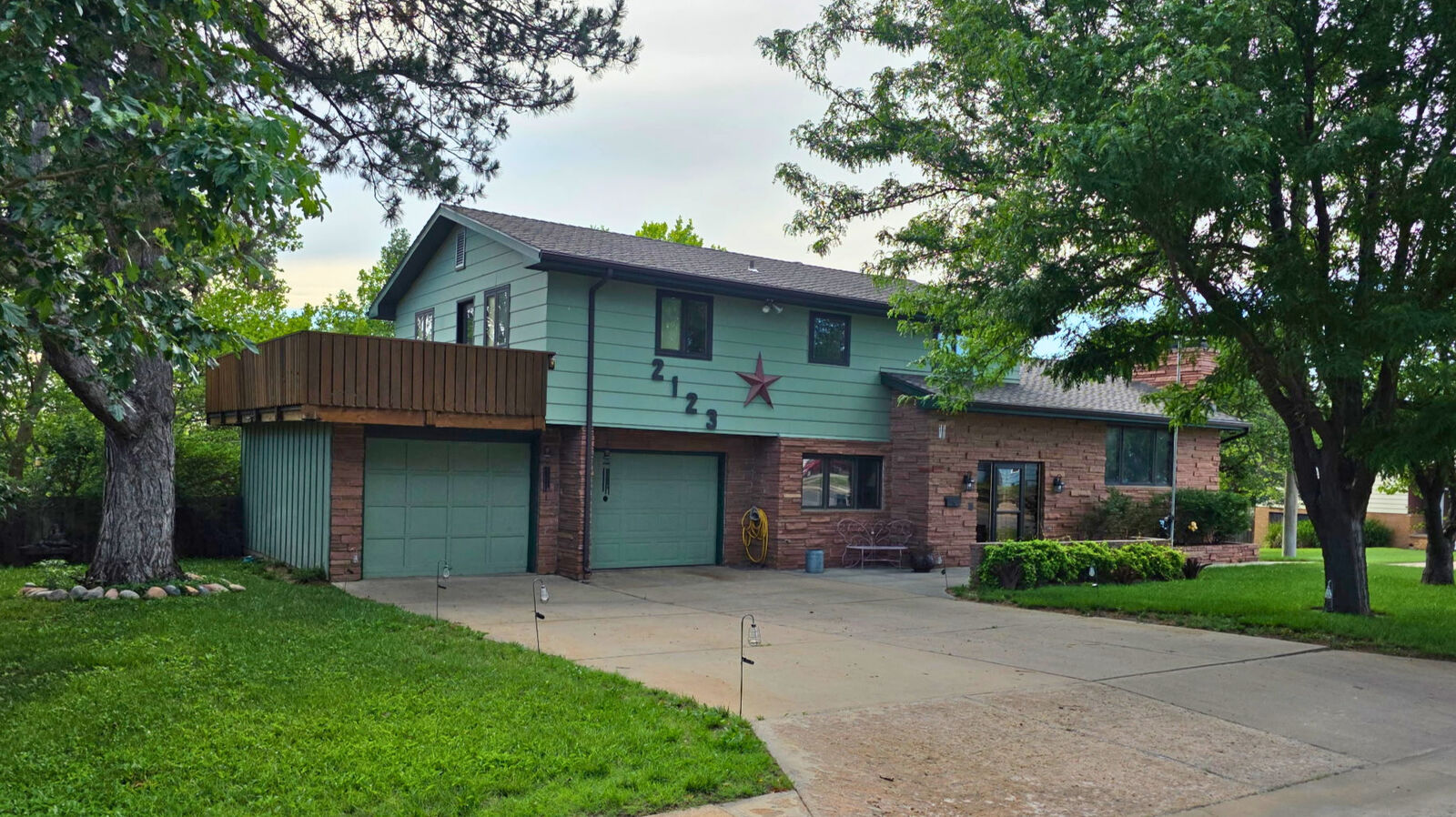 Property Photo: 2123 Hart Avenue KS 67801