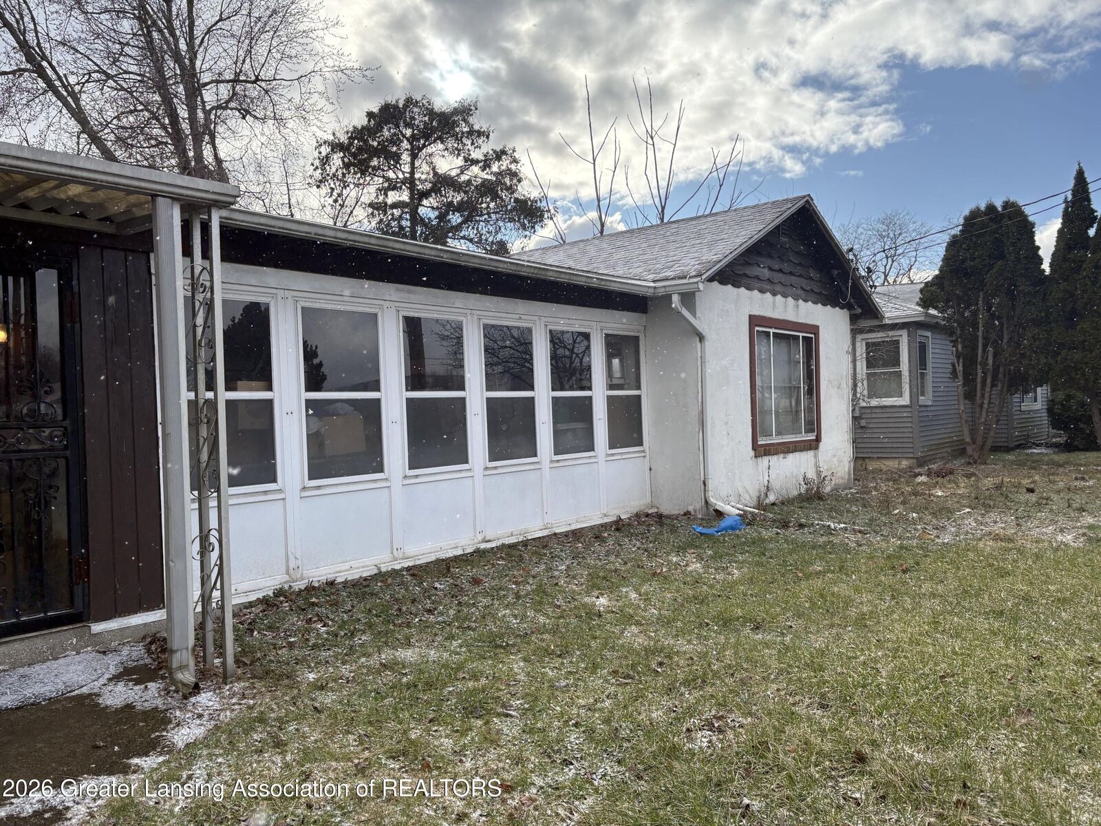 Property Photo:  4015 N Grand River Avenue  MI 48906 