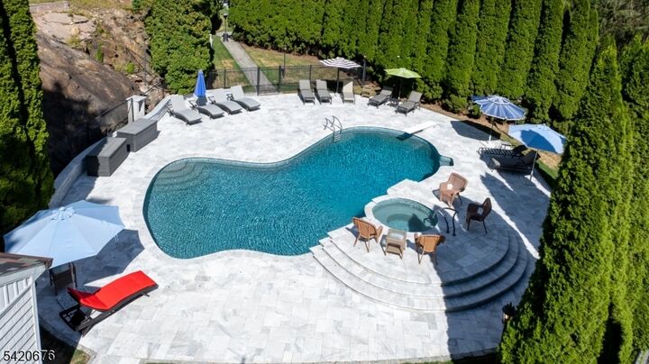 Property Photo:  49 Cherokee Ct  NJ 07871 