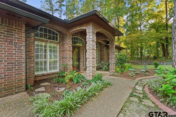 Property Photo:  1620 Brookhollow Drive  TX 75771 