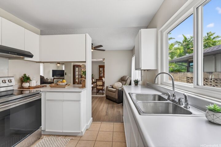 Property Photo:  95-683 Alohilani Street  HI 96789 