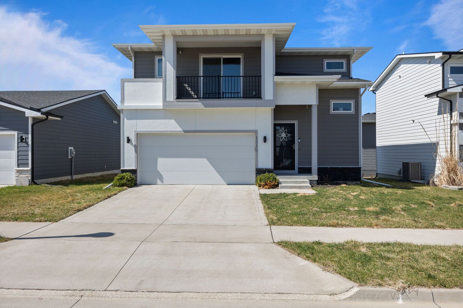 Property Photo:  1414 NE Polk Drive  IA 50111 