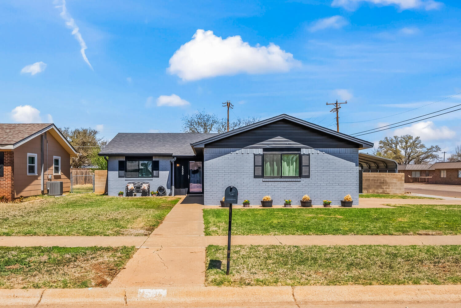 Property Photo:  1500 W Garza Street  TX 79364 