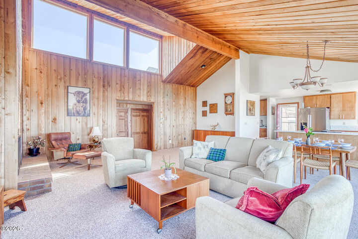 Property Photo:  944 SW Mark Street  OR 97365 