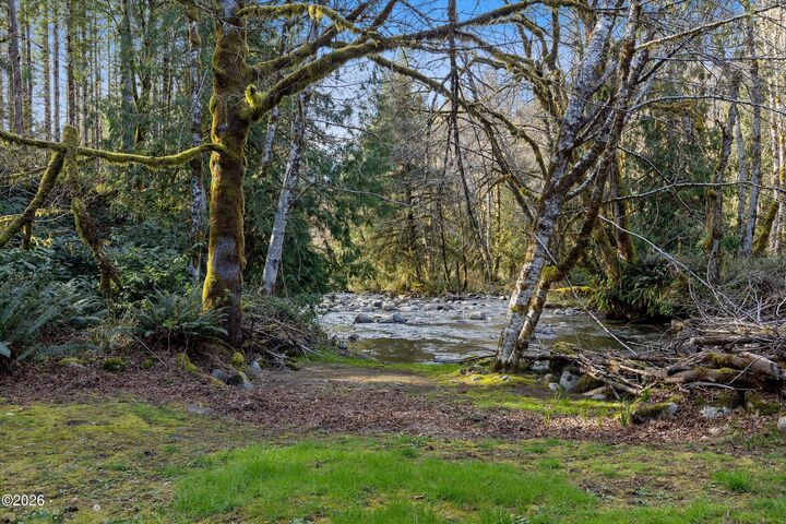 Property Photo:  319 N Boulder Creek Drive  OR 97368 