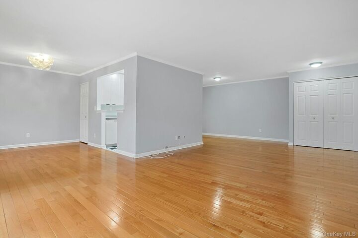 Property Photo:  555 Central Park Avenue 125  NY 10583 
