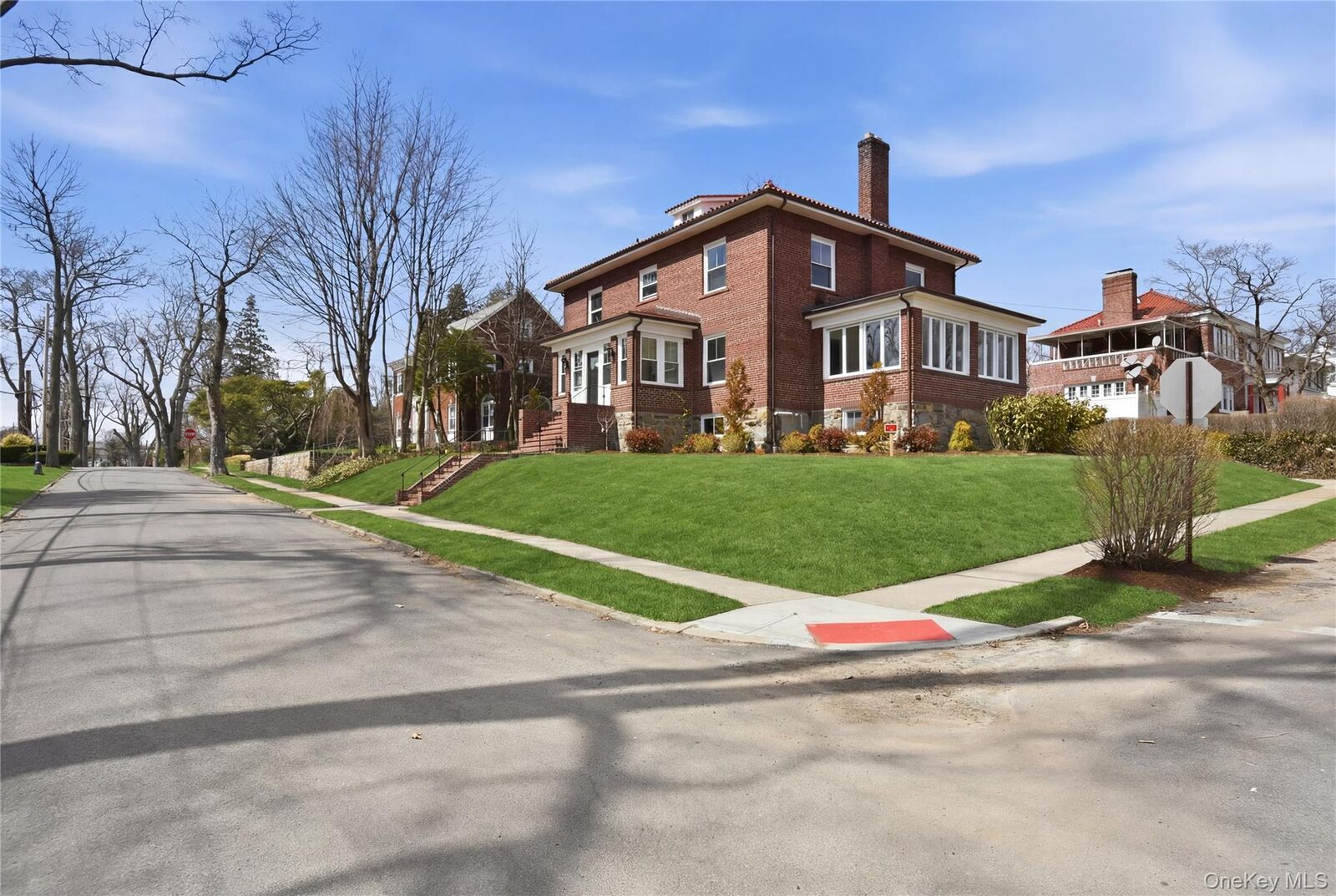 Property Photo:  55 Stuyvesant Plaza  NY 10552 